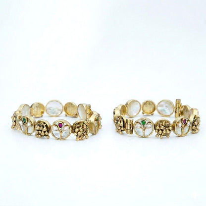 Aahana Jadau-Style Floral Kada Set